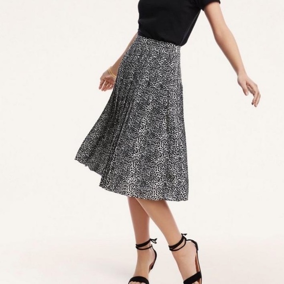 Brooks Brothers - Crepe Pleated Neutral Spotted Print Midi Skirt - Picture 1 of 9